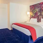 ホテル Mercure Lille En Baroeul 4*